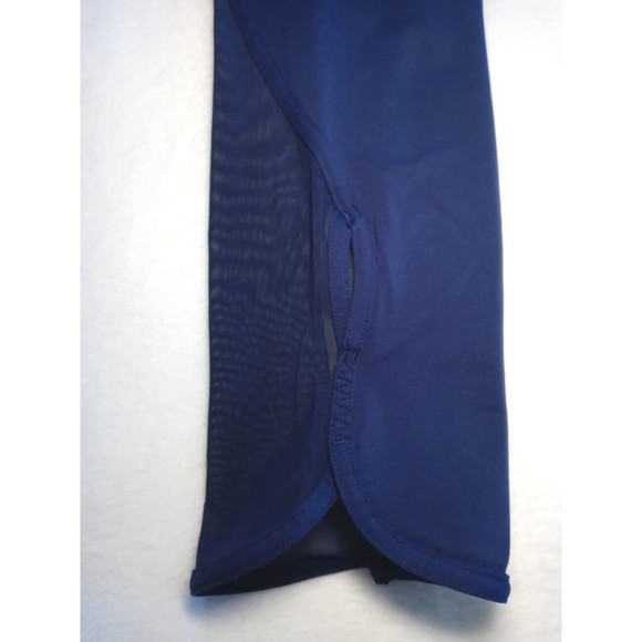 Lululemon Beat the Heat Crop Pants Hero Blue Navy Keyhole Mesh Zip Pocket Size 4 - Picture 4 of 11